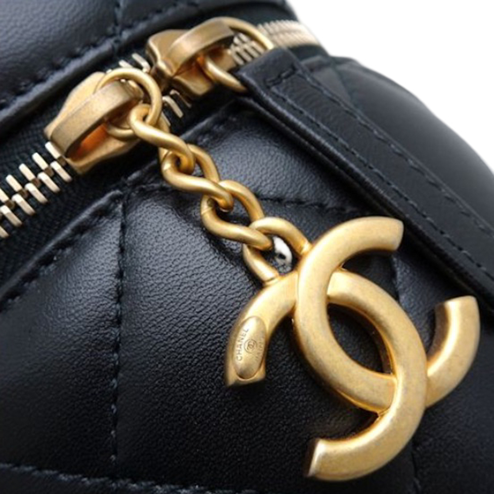 Pre-Loved Chanel Small Quilted Lambskin Side Note Vanity Case - Picture 7 of 12